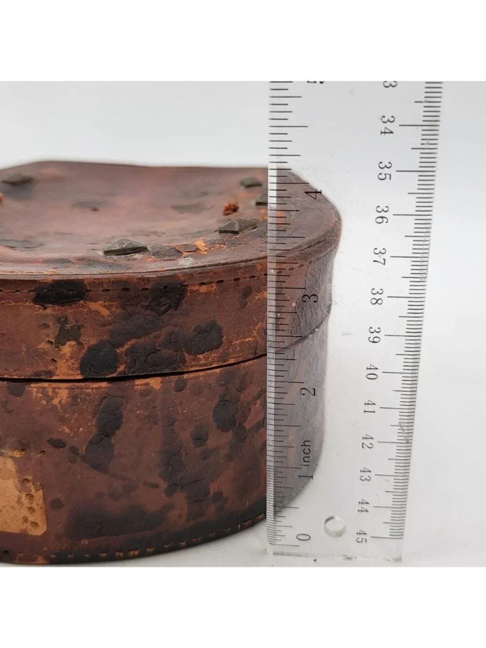 Antique Edwardian Antique Leather Collar Box